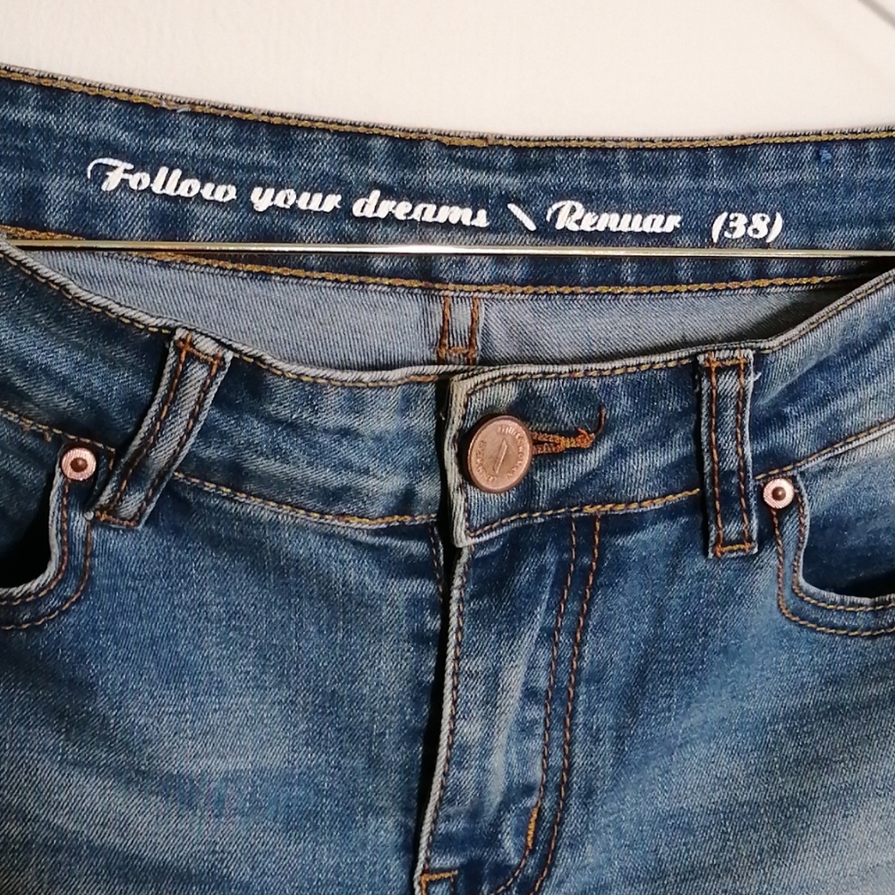 Distressed jeans - Picture 2 of 5